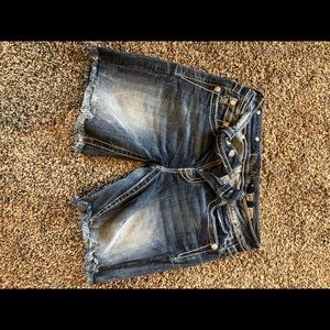 Miss me size 27 mid rise shorts